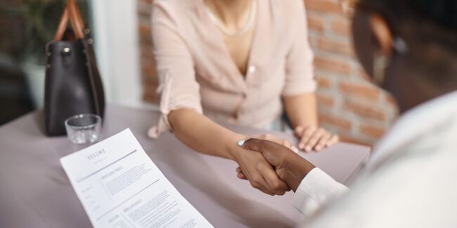 Top 7 Reasons for Job Change: How to Explain These in Interviews | Career | Emeritus India Top 7 Reasons for Job Change: How to Explain These in Interviews | Career | Emeritus India